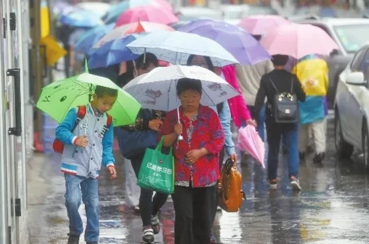 冷创新高！大雨、暴雨分布地区已确定，今夜至26号天气预报  -图1