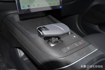 新车 | 售8.39万元起，长安第三代逸动到店实拍，标配LED自动大灯  -图10