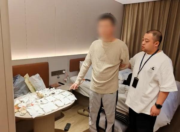 21岁男子花光学费旅游,一路敲诈63家酒店! 随身带死蟑螂、脏避孕套…  -图4